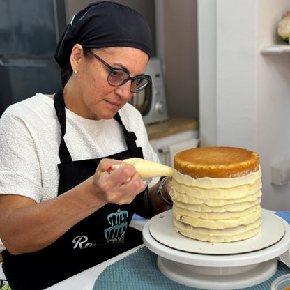 Decoración Básica de Tortas con Buttercream (Presencial) SÁBADO 05 DE DICIEMBRE 9:30AM