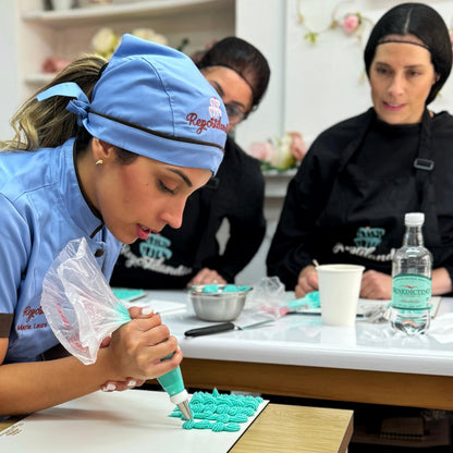 Técnicas de Decoración con Boquillas (Presencial)  SABADO 12 DE SEPTIEMBRE 10:00AM